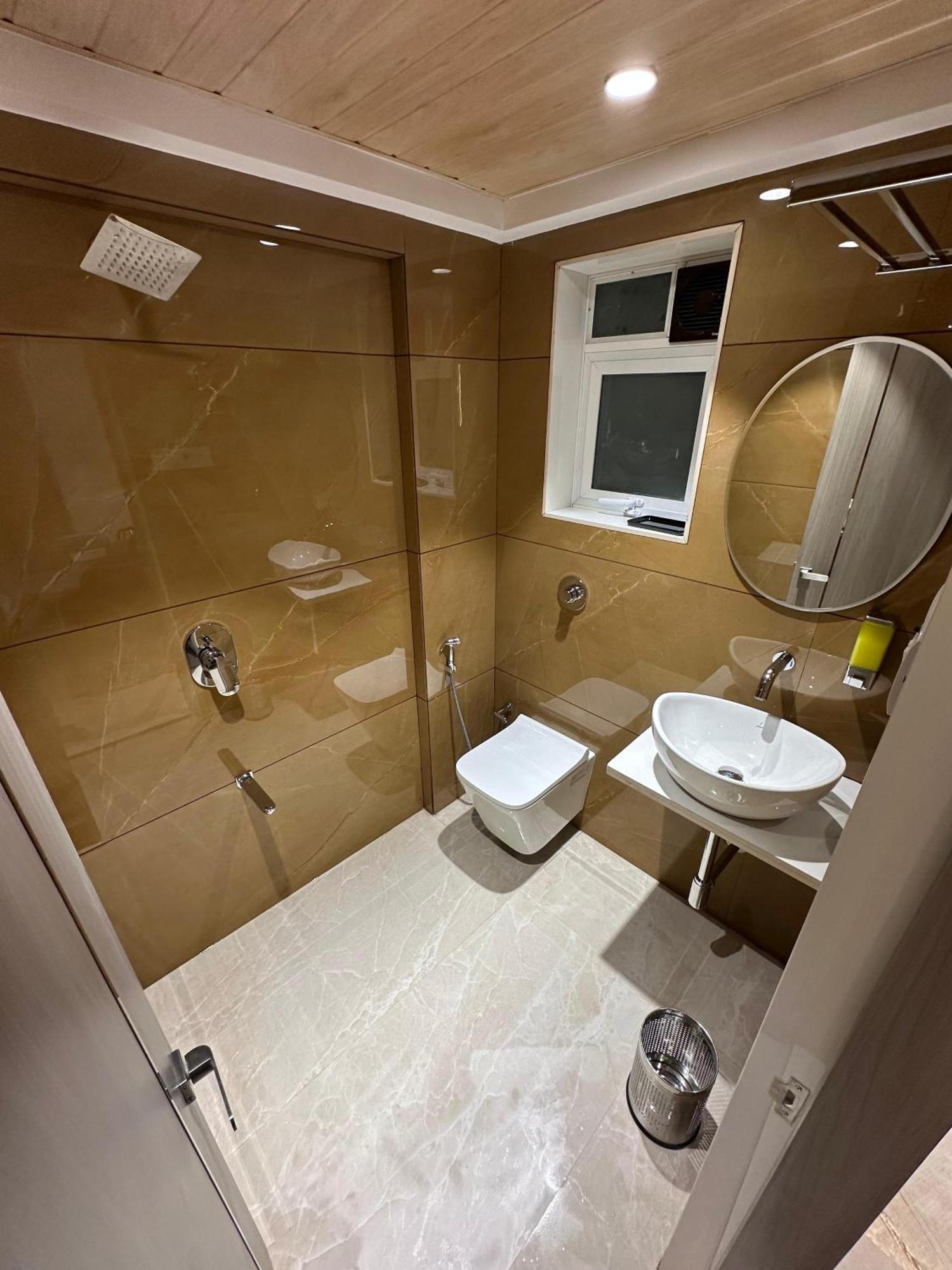 Hotel Spencer-Navi Mumbai Esterno foto