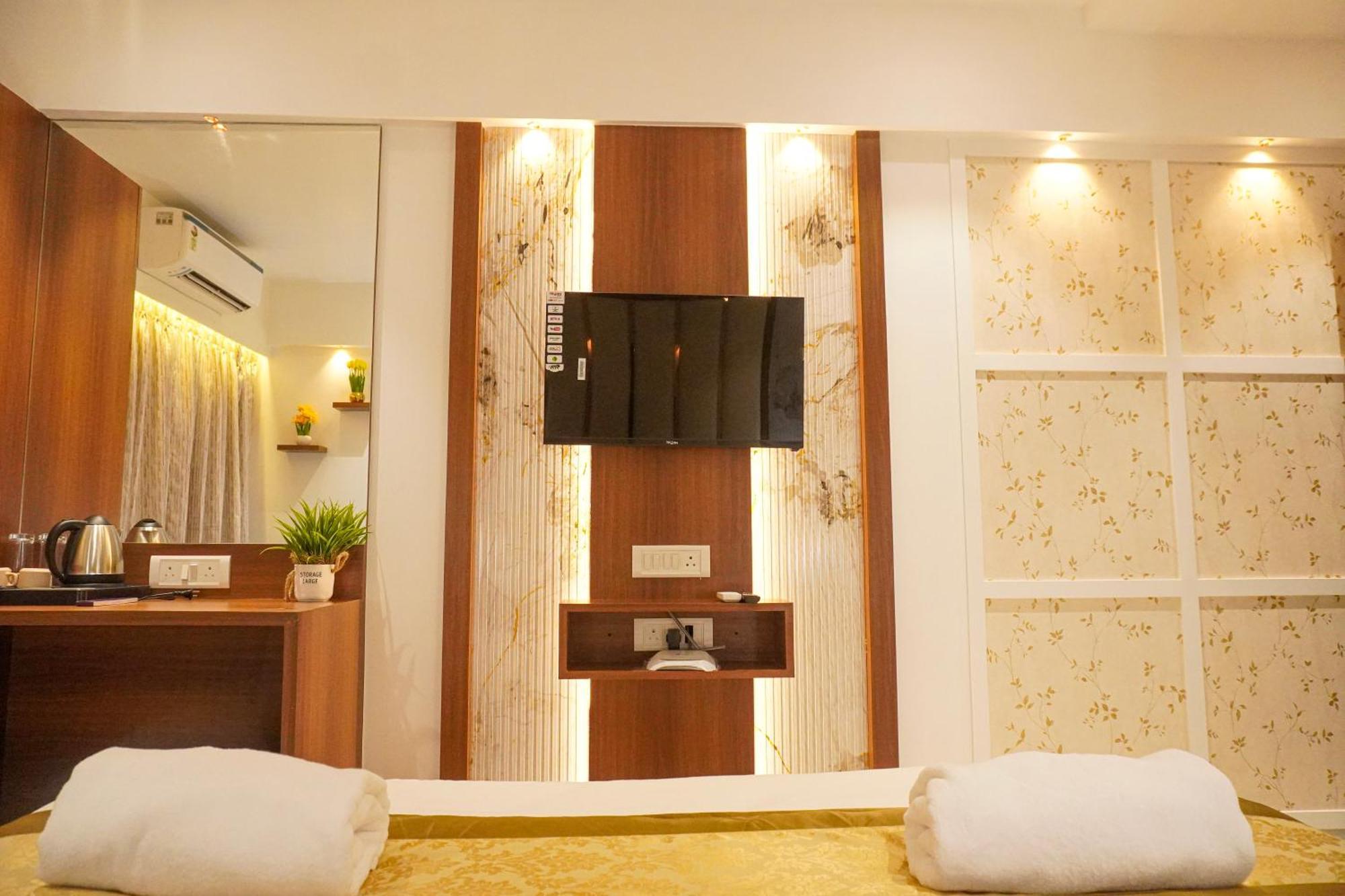 Hotel Spencer-Navi Mumbai Esterno foto