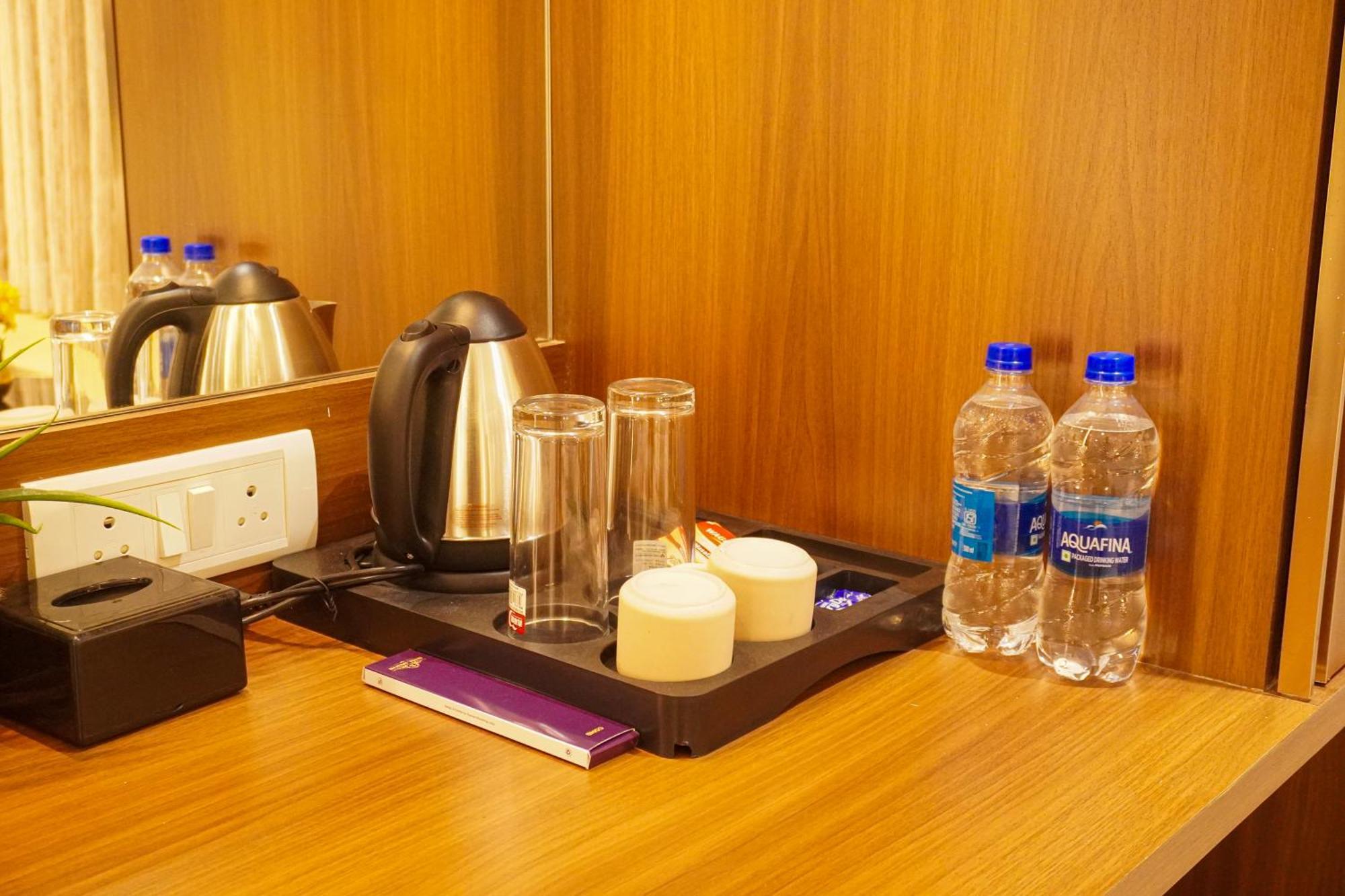 Hotel Spencer-Navi Mumbai Esterno foto