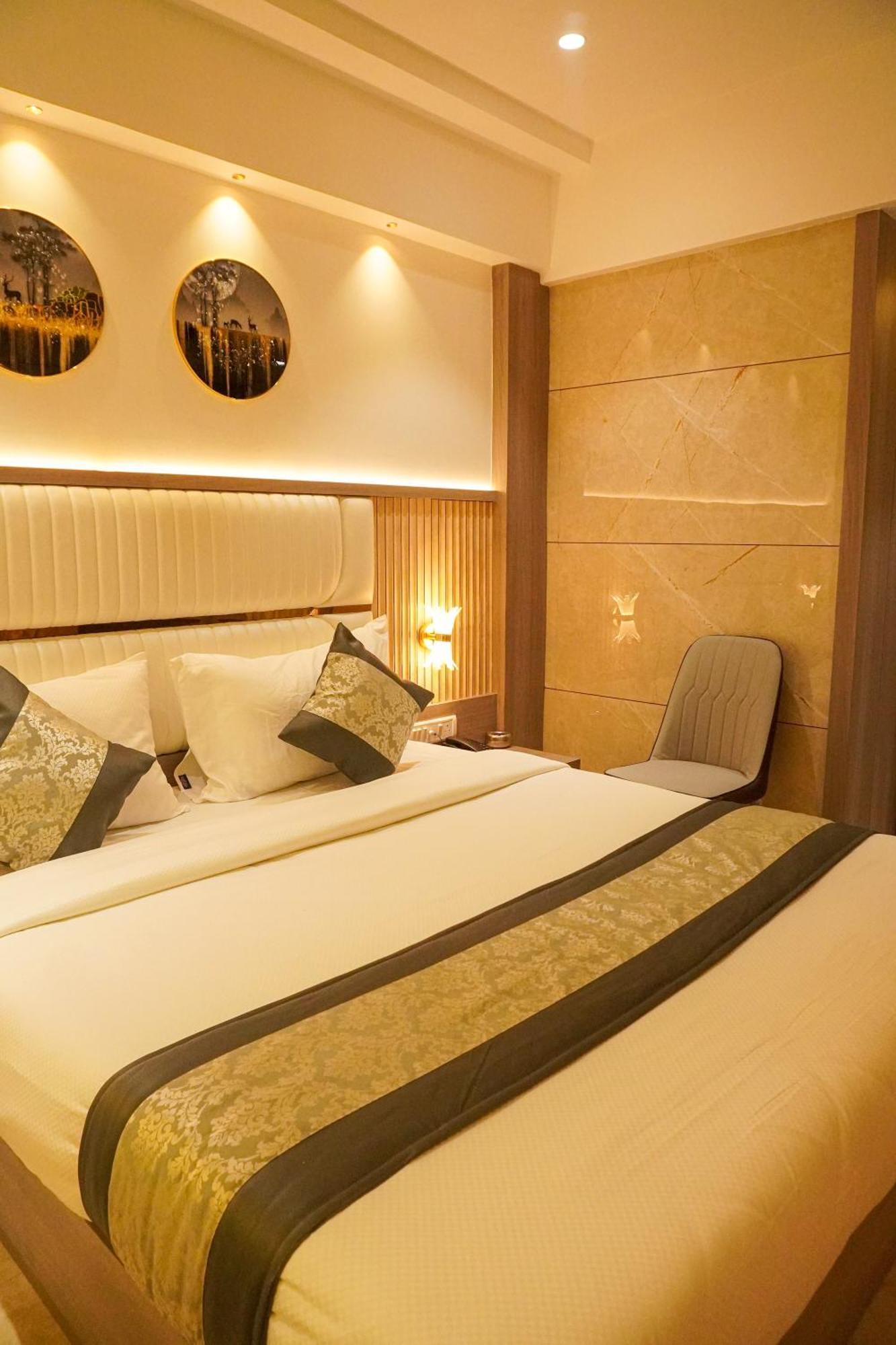 Hotel Spencer-Navi Mumbai Esterno foto